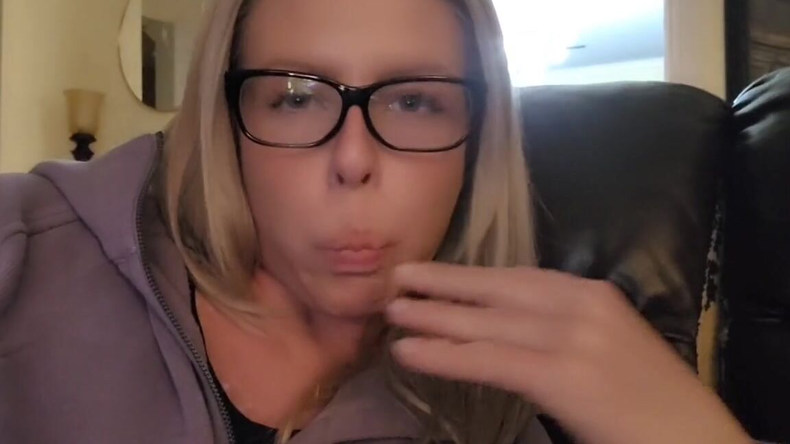 Vicktoria Tacos Nicknamed Vicktoriatacos 10 06 2023 Onlyfans Video 13 Farts And A Burp Im So Sorry I Must Interrupt Your Favourite Show To