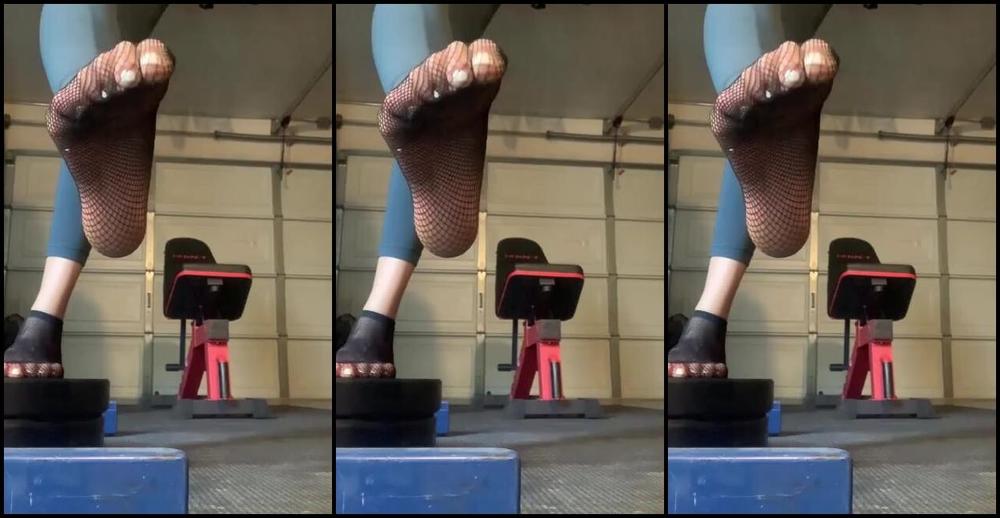 Gia Hottest Nicknamed Giaglows Onlyfans 02 07 2023 Who Works Out In Fishnet Socks I Do Taking A Little Break To Get You Hard