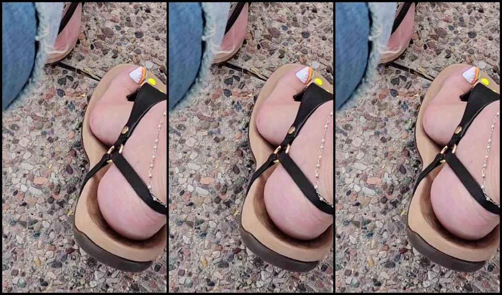 Oneluv T Nicknamed Oneluv T 08 14 2022 Onlyfans Video Spyin On My Beautiful Feet