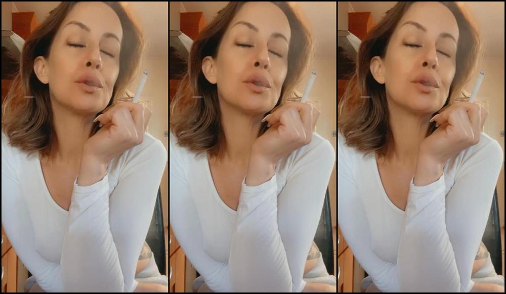 "SashaBull" british, fetish, milf, smoking Just me smoking my cigarette manyvids