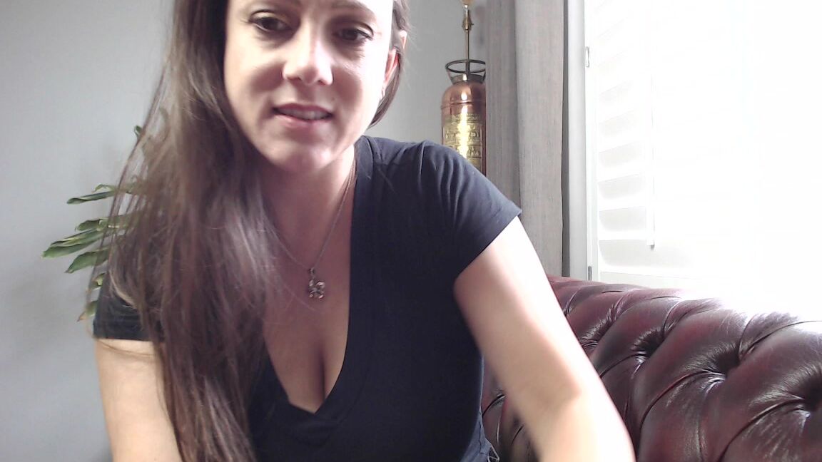 "SuzieLove212" big boobs, british, brunette, milf, public flashing Showing my Boobs out the Window manyvids