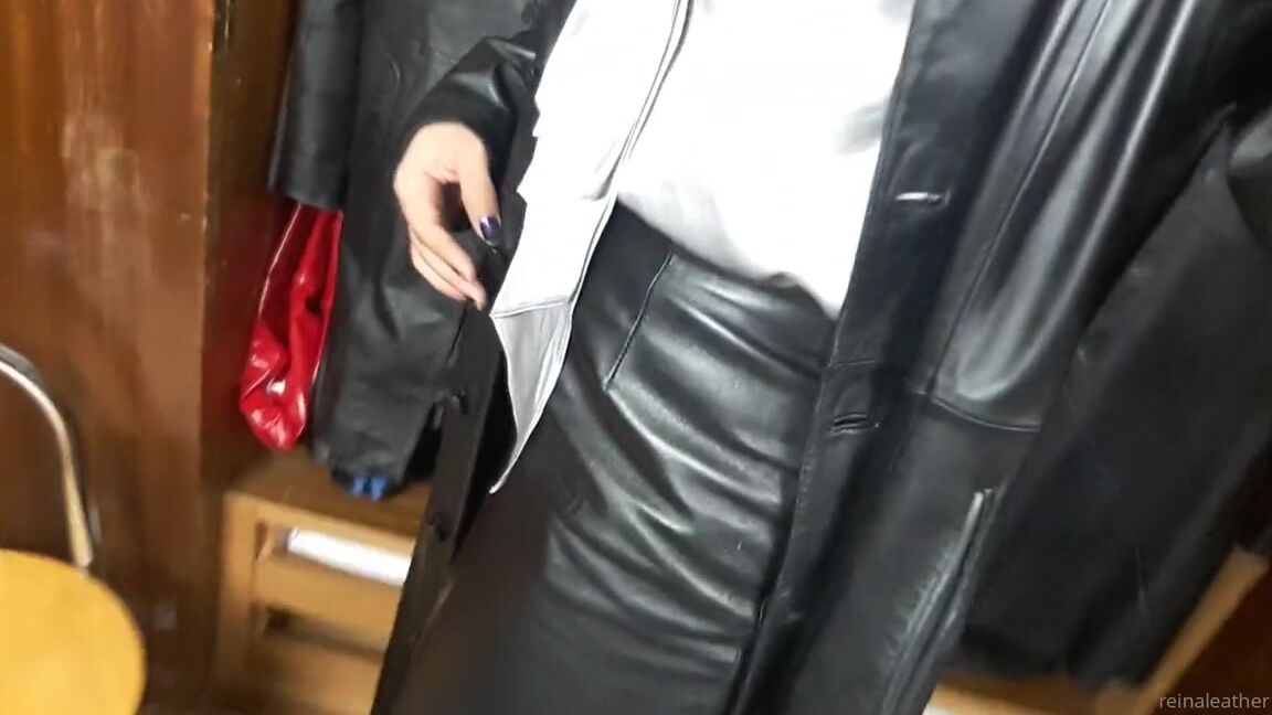 Reina Leather Nicknamed Reinaleather Onlyfans Filming A Leather Video