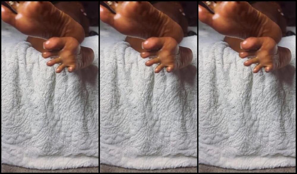 Goddess Mahmi Nicknamed Goddessmahmi 04 27 2023 Onlyfans Video Enjoy This Little Footass Tease Ban