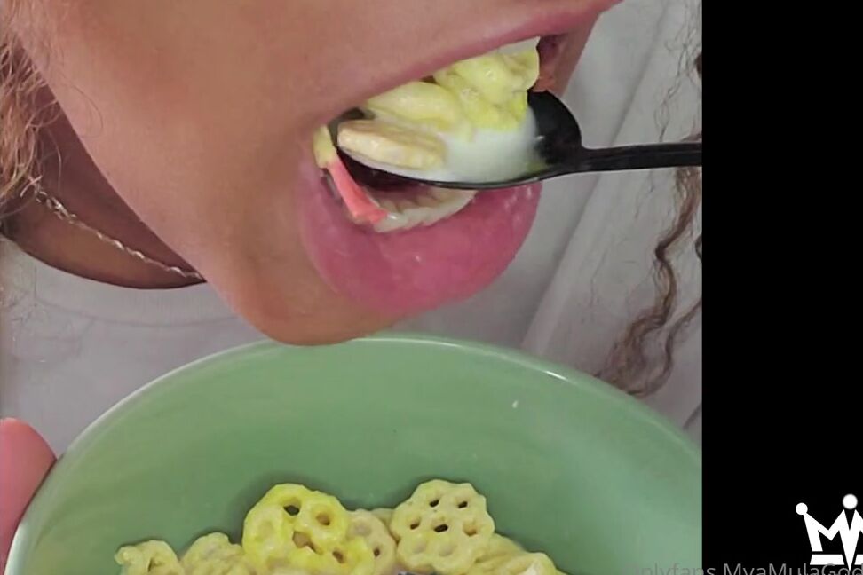 Mya Mula Nicknamed Myamulagoddess Onlyfans Giantess Fetish