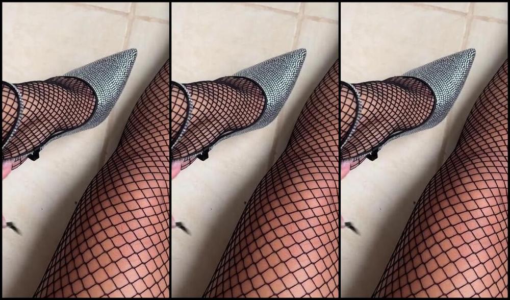 Little Mermaid Nicknamed Littlemermaidfeets 09 14 2023 Onlyfans Video Heels And Fishnets
