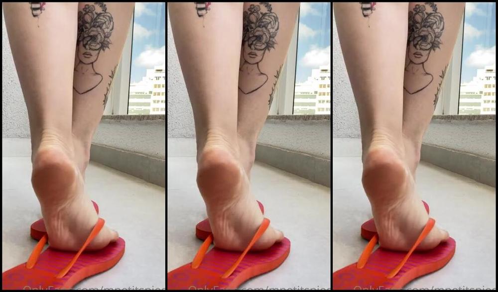 Mes Petits Pieds Nicknamed Mpetitspieds Onlyfans 10 08 2022 Video 940441