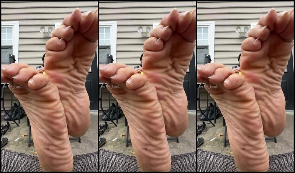 Goddess Rosie Nicknamed Luvmy Feet 08 20 2024 Onlyfans Video Smoke Break