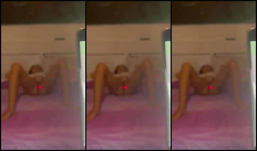 Freira Show Nicknamed Freirashow 07 22 2023 Onlyfans Video My Husband Has Fun And Makes Me Enjoy By Controlling The Vibrator Mio Marito