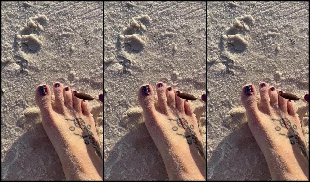 Alice Rose Nicknamed Alicerosequeenoftoes 04 06 2023 Onlyfans Video I Asked You To Help Me Rub In Some Sunscreen And I Turn Around To See