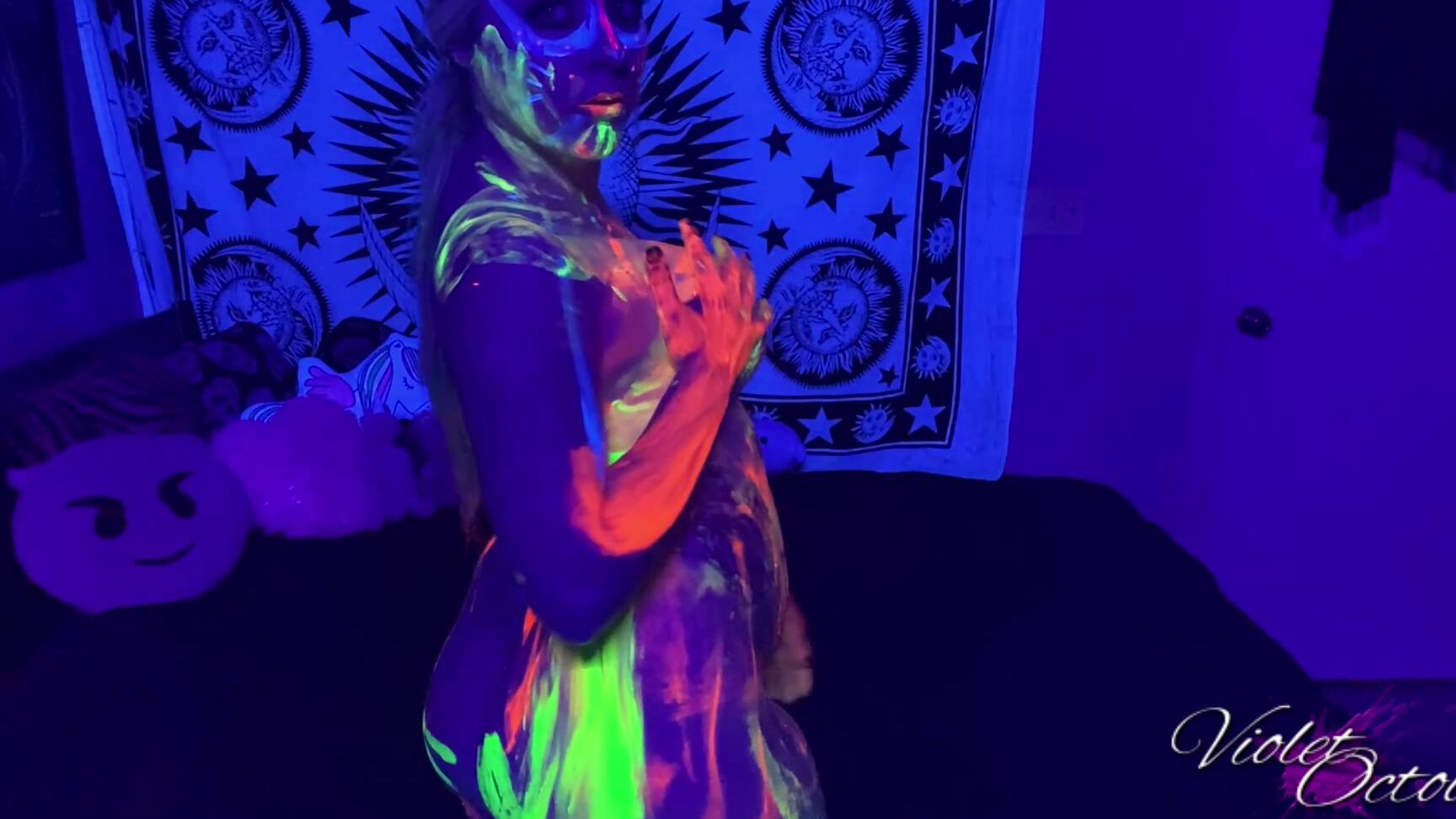 "VioletOctober" art, body painting, curvy, dancing, oil Slow and Sensual Glowpaint amp Oil Dancing manyvids