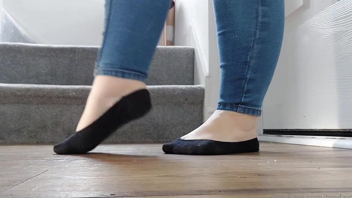 Tinyfairyfeet Nicknamed Tinyfairyfeet 11 07 2023 Onlyfans Video Sweaty Sock And Shoe Removal This Morning Let Me Set Those Tootsies Free