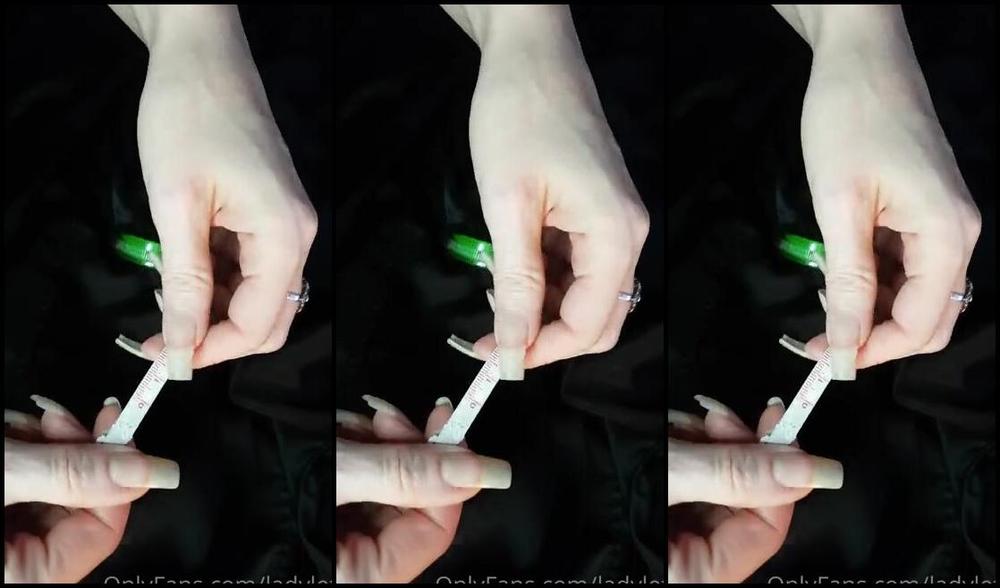 Lady Left Nicknamed Ladyleft 12 25 2020 Onlyfans Video Measuring And A Little Update