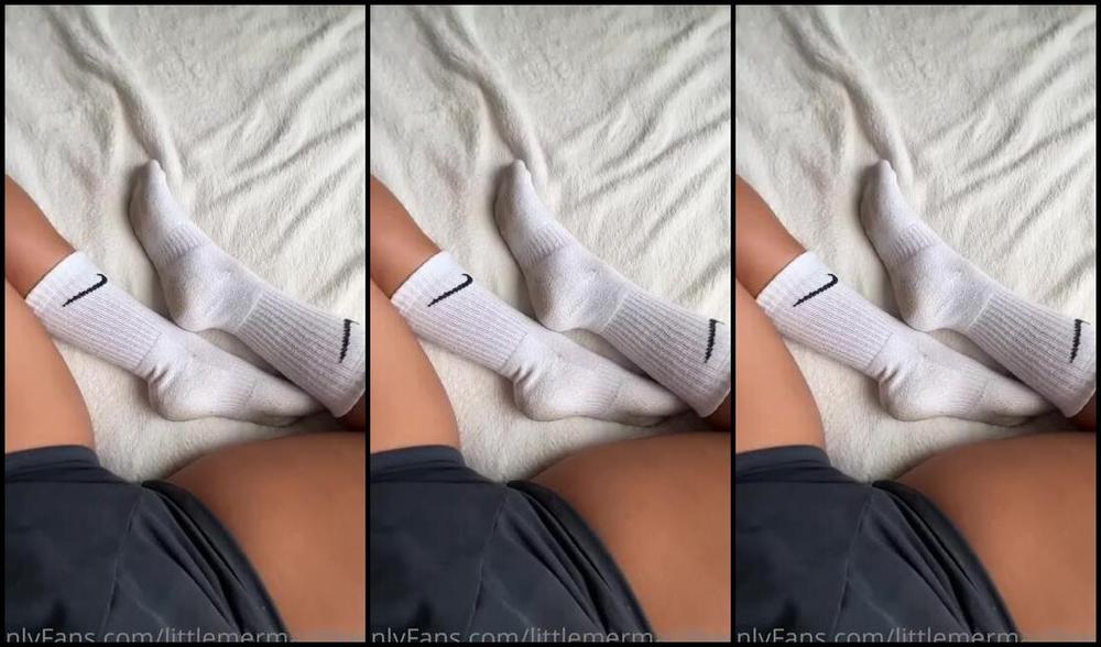 Little Mermaid Nicknamed Littlemermaidfeets 08 21 2023 Onlyfans Video Sniff My Socksss