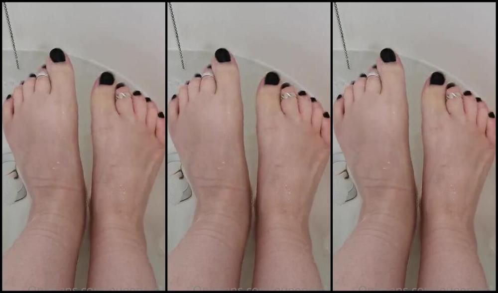 Goddess Trinity Nicknamed Queenofred 05 01 2023 Onlyfans Video Up Close Of Toes And Wrinkly Soles Splish Splash Sploshing In The Bath Tub