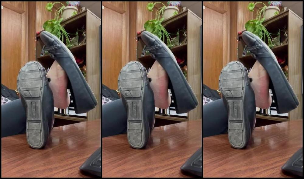 Fattyfeet420 Nicknamed Fattyfeet420 12 16 2023 Onlyfans Video Back To Sneaking In The Content At Work