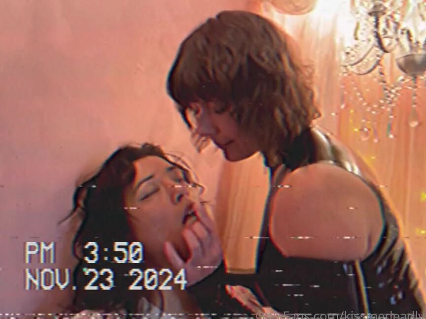 Kissmedeadlydoll Nicknamed Kissmedeadlydoll 12 25 2024 Onlyfans Video Merry Christmas Yall A Special Treat For You