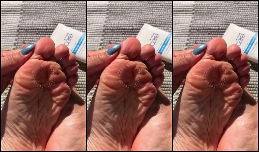 Fairy Queen Nicknamed Fairyqueen Feet 07 10 2025 Onlyfans Video A Cold Afternoon Soaking Up The Sun And Hydrating My Feet How About That Perfect Red