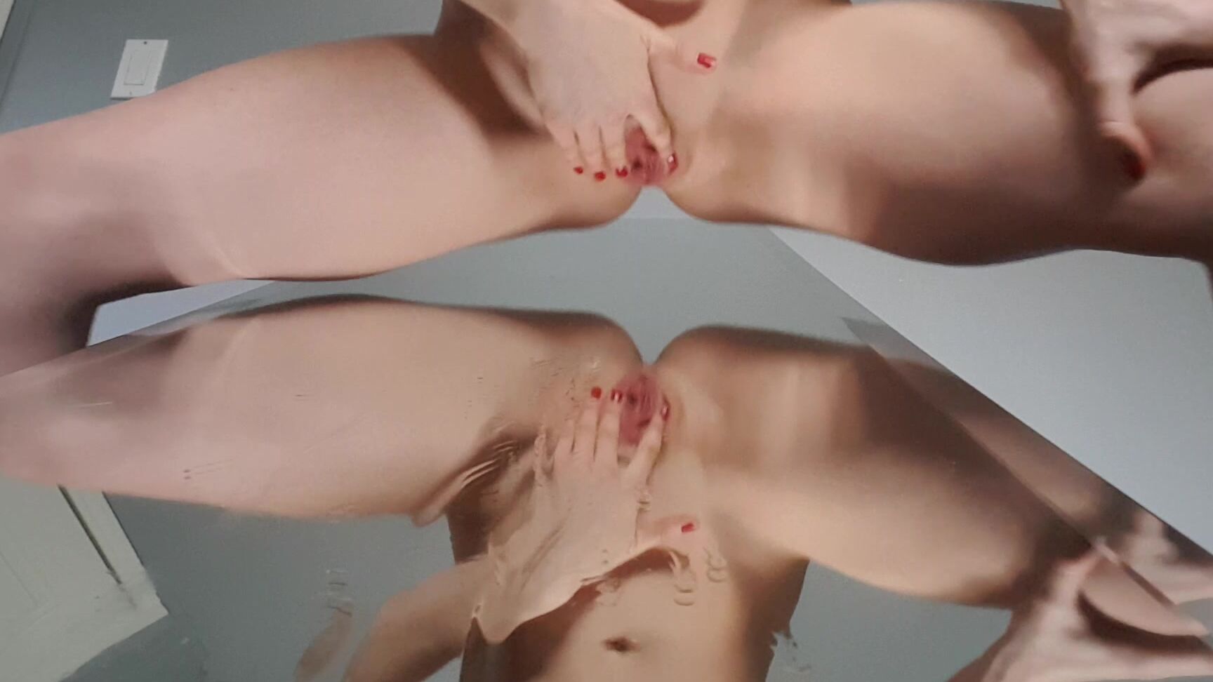 "Hazel Simone" teens (18+), pee, squirting, mirror, pussy spreading Teen Watches Herself Peeing in Mirror manyvids