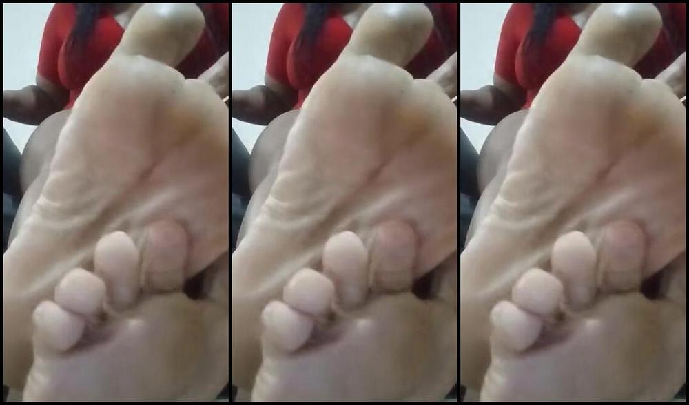 La Ronica Lovve Nicknamed Laronicalovve 10 01 2024 Onlyfans Video Need My Feet Sucked