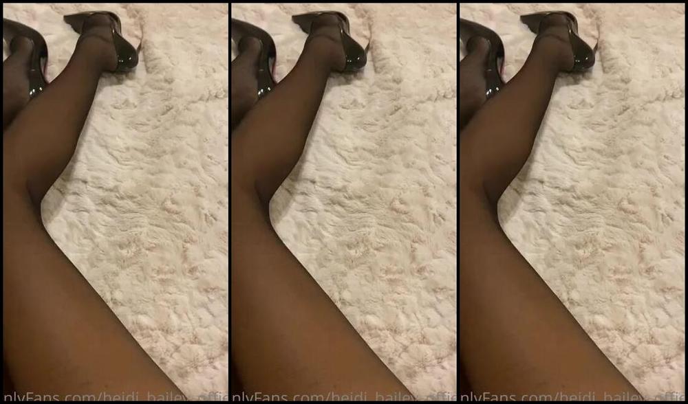 Heidi Bailey Official Nicknamed Heidi Bailey Official 11 11 2021 Onlyfans Video Who Comes To Warm Up With Me Under These Soft Blanketgood Night