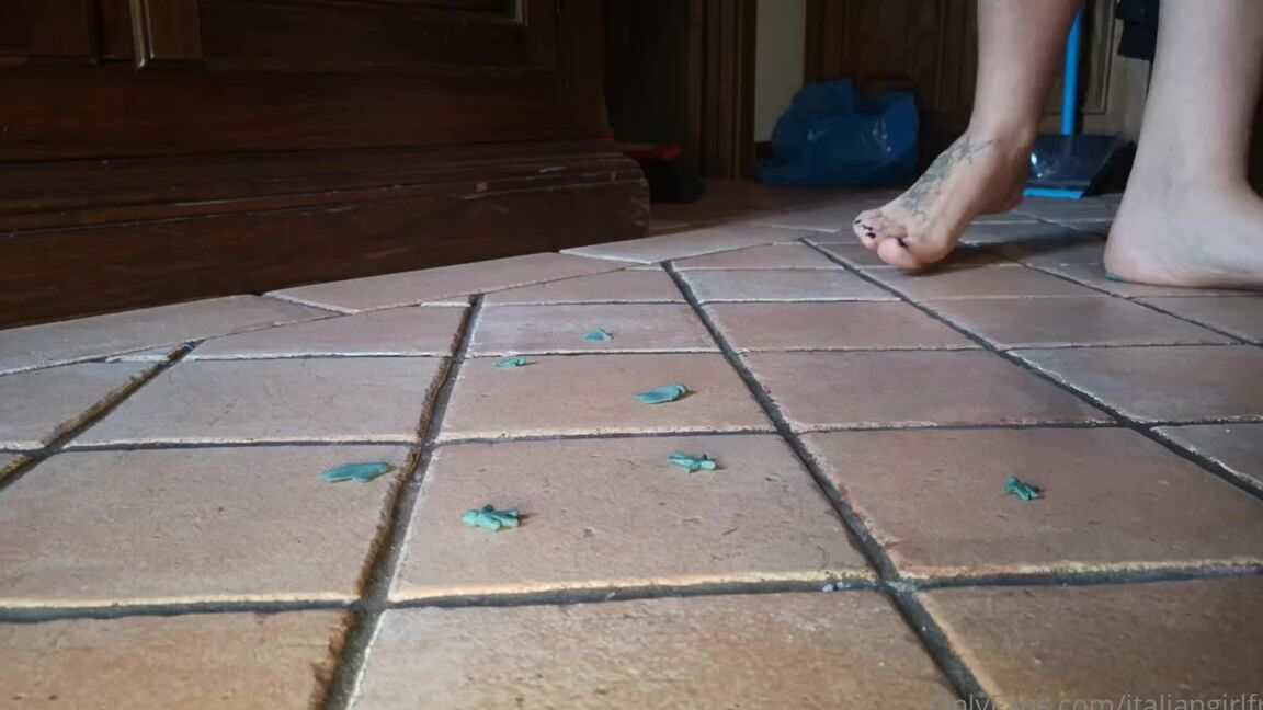 Italian Girlfriend Nicknamed Italiangirlfriend 07 22 2022 Onlyfans Video Clay Mans Y1B1