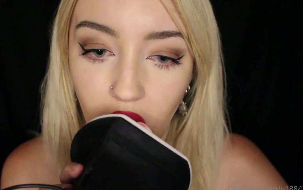 Xsnowy Nicknamed Xsnowy Onlyfans New Asmr Video Lots And Lots Of Ear Licking And Kissing Hope You Like Xxx