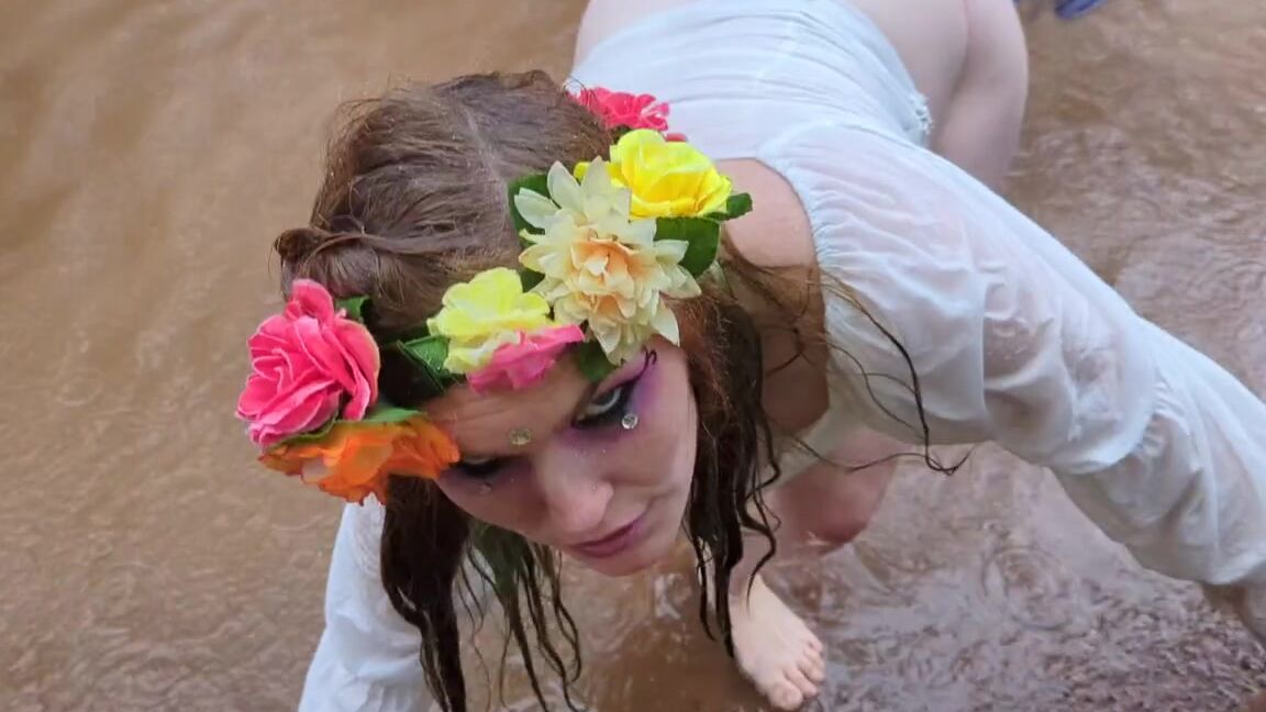 Alicejp Nicknamed Alicejp90 Onlyfans This Forest Fairy Loves To Bathe In Muddy Puddles 485543