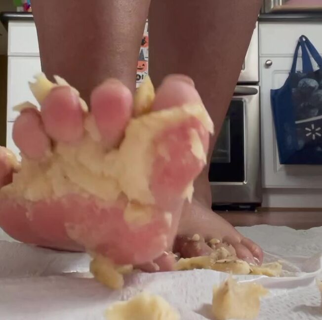 Lovewar Nicknamed Itsnese Foot Fetish 10 13 2022 Onlyfans Video Hey Munch Was This Your Lunch Lick It Clean Banana Smashing Vid And Pics