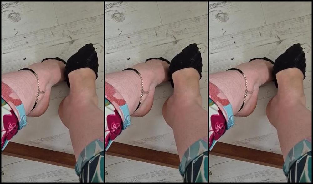 Tinyfairyfeet Nicknamed Tinyfairyfeet 08 18 2024 Onlyfans Video Moving House This Week And My Poor Feet Need Some Tlc