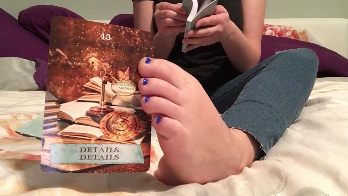 Alice Is More Nicknamed Aliceismore 03 10 2024 Onlyfans Video Sunday Tarot Reading Take Off My Slippers And Show You My New Jeans Ramble From My