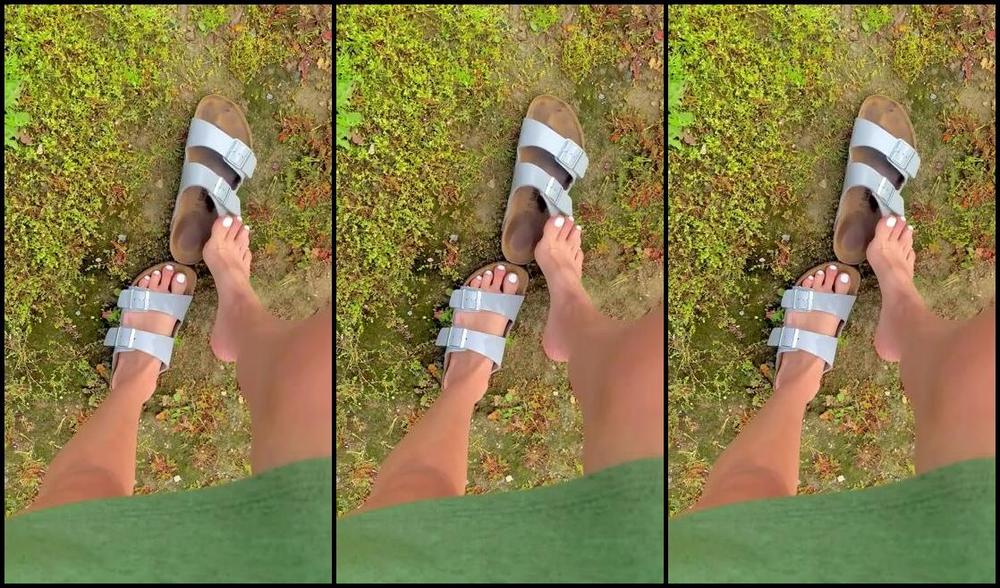 Gia Hottest Nicknamed Giaglows Onlyfans 03 30 2023 Birk Play After A Rain I M Wearing My Newer Grey Patent Leather Arizona S Here My Feet