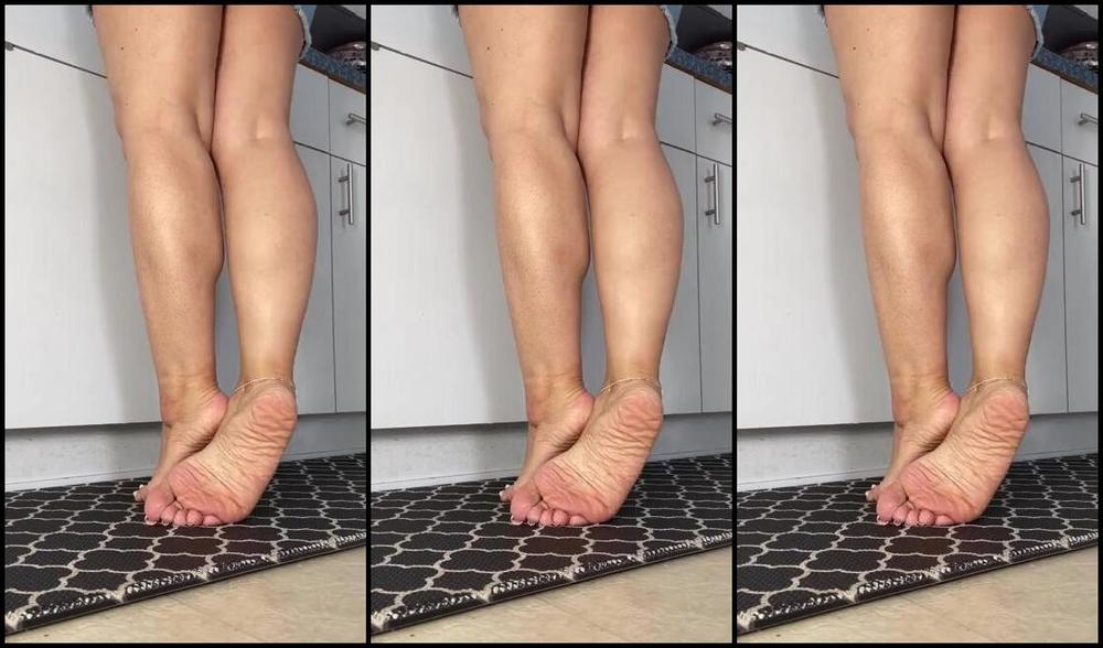 Deedee Nicknamed Deedeericanfeet 05 04 2025 Onlyfans Video As Requested Teasing You While I Wash My Dishes Hehe