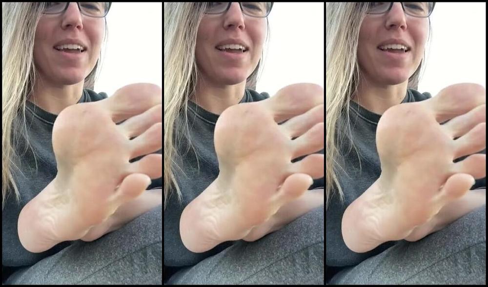 Alice Rose Nicknamed Alicerosequeenoftoes 01 18 2023 Onlyfans Video Its A Bit Cool Outside So You Are Responsible For Keeping My Feet Warm I