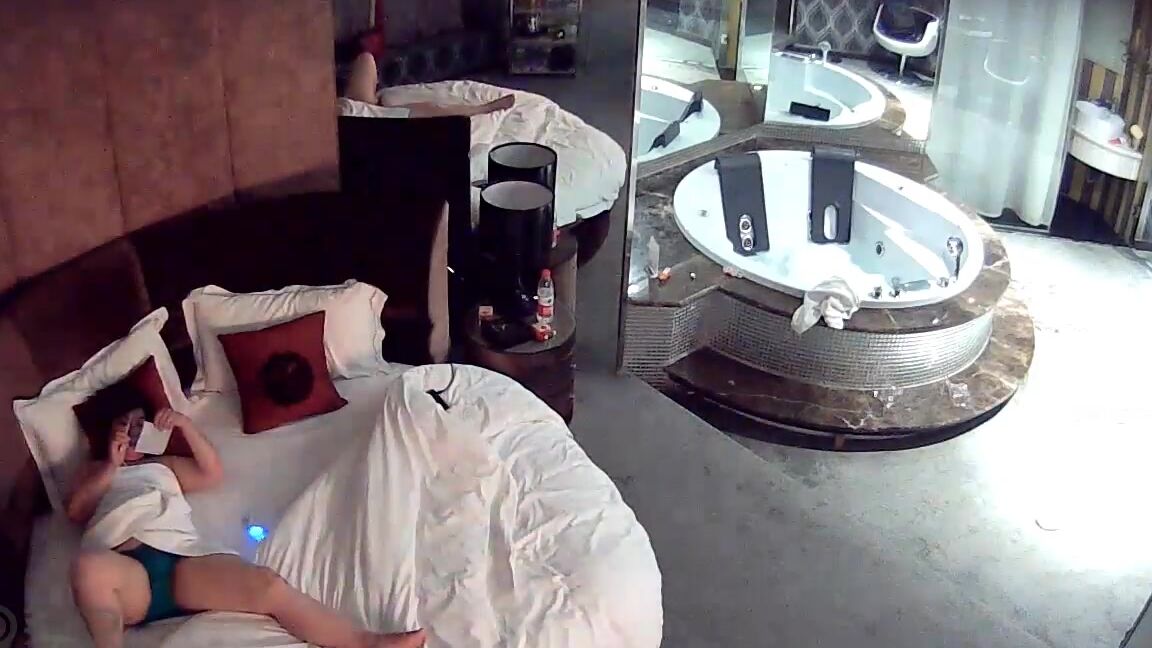 Asian Hidden Camera Couples Escorts 86804