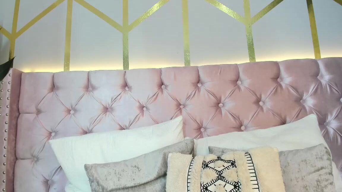 "Coconutsex" bigboobs, bouncingboobs, fucking, masturbation, orgasms Caucasian girl with large breasts fondles her tits manyvids