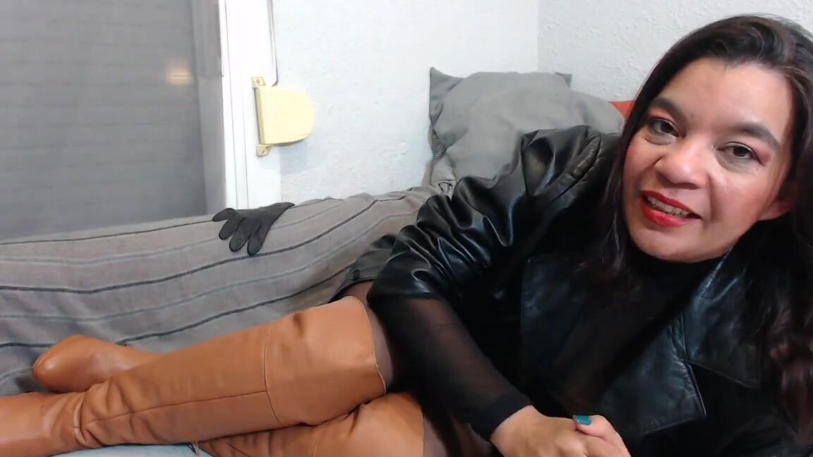 Reina Leather Nicknamed Reinaleather Onlyfans Video 5372