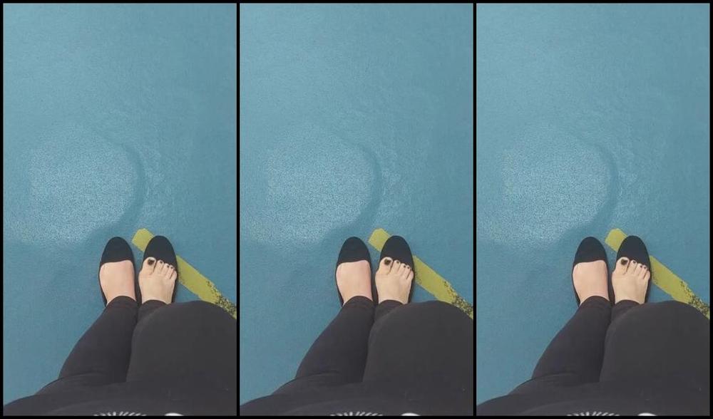 Tinyfairyfeet Nicknamed Tinyfairyfeet 08 04 2023 Onlyfans Video Naughty Me Decided To Pick Up Some Chips For Lunch As A Friday Treat Had To