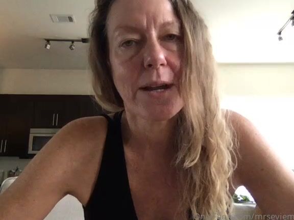 Mrs Evie Mae Nicknamed Mrseviemae 07 06 2023 Onlyfans Video Would You Like To See Me Go Live Give Me Your Feedback Please V