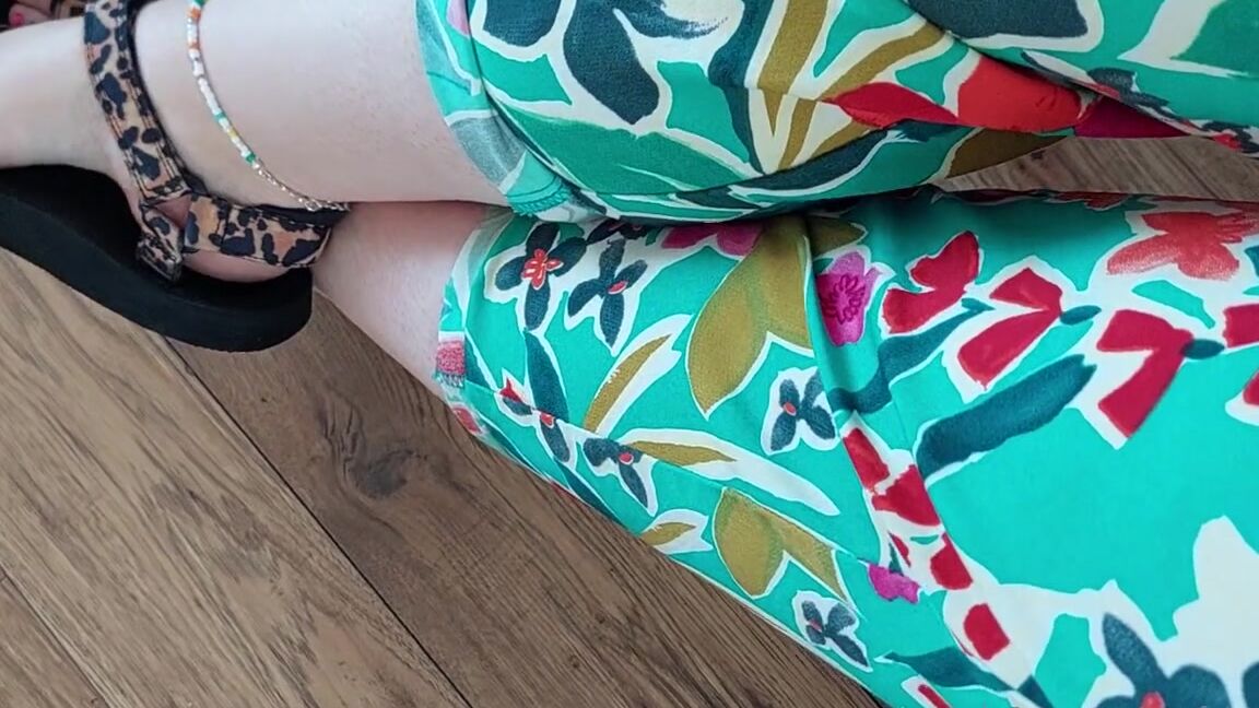Tinyfairyfeet Nicknamed Tinyfairyfeet 06 22 2023 Onlyfans Video Playing With My New Sandals While I Work