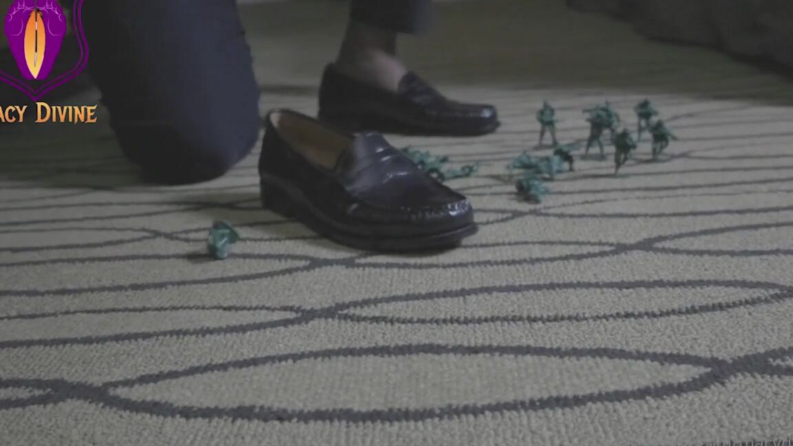 Macy Divine Nicknamed Macydivine 04 02 2024 Onlyfans Video Macy Divine Returns Home From A Tiring Day Only To Be Greeted By A Group Of