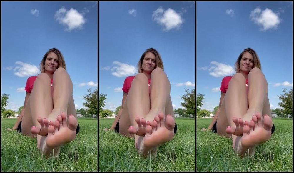 Toespreads Nicknamed Toespreads Onlyfans A Little Fun In The Sun This Weekend