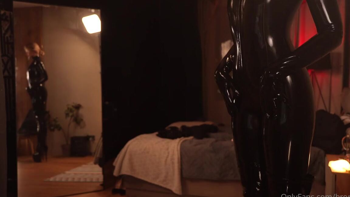 Anna Bronnica Nicknamed Bronnica 04 18 2025 Onlyfans Video Your Loyalty Is My Favorite Kind Of Romance