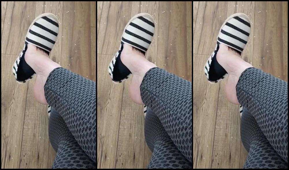 Tinyfairyfeet Nicknamed Tinyfairyfeet 05 11 2023 Onlyfans Video Some Super Sweaty Shoe Play While I Work From Home