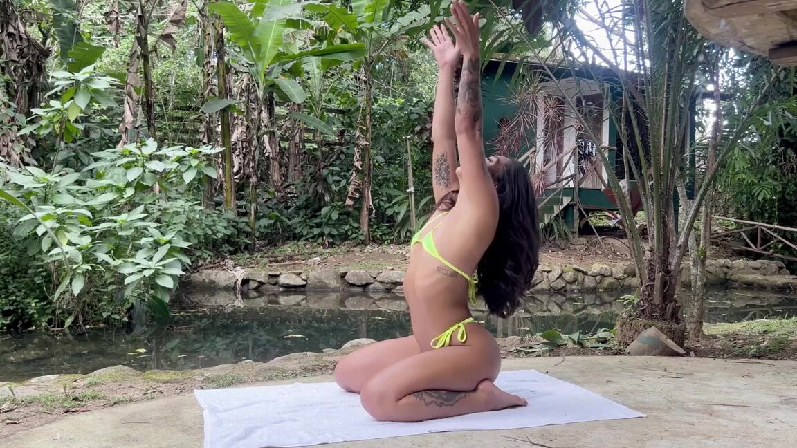 Winnievip Nicknamed Winniesworldd 06 17 2025 Onlyfans Video Grounded Glowing And Barely Dressed Just How Yoga In Nature Should Be