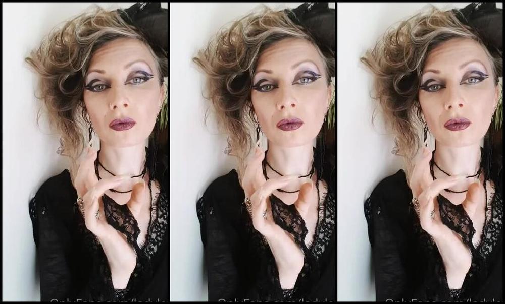 Lady Left Nicknamed Ladyleft 09 13 2020 Onlyfans Video I Get That Look On My Face When I Scratch Dont I