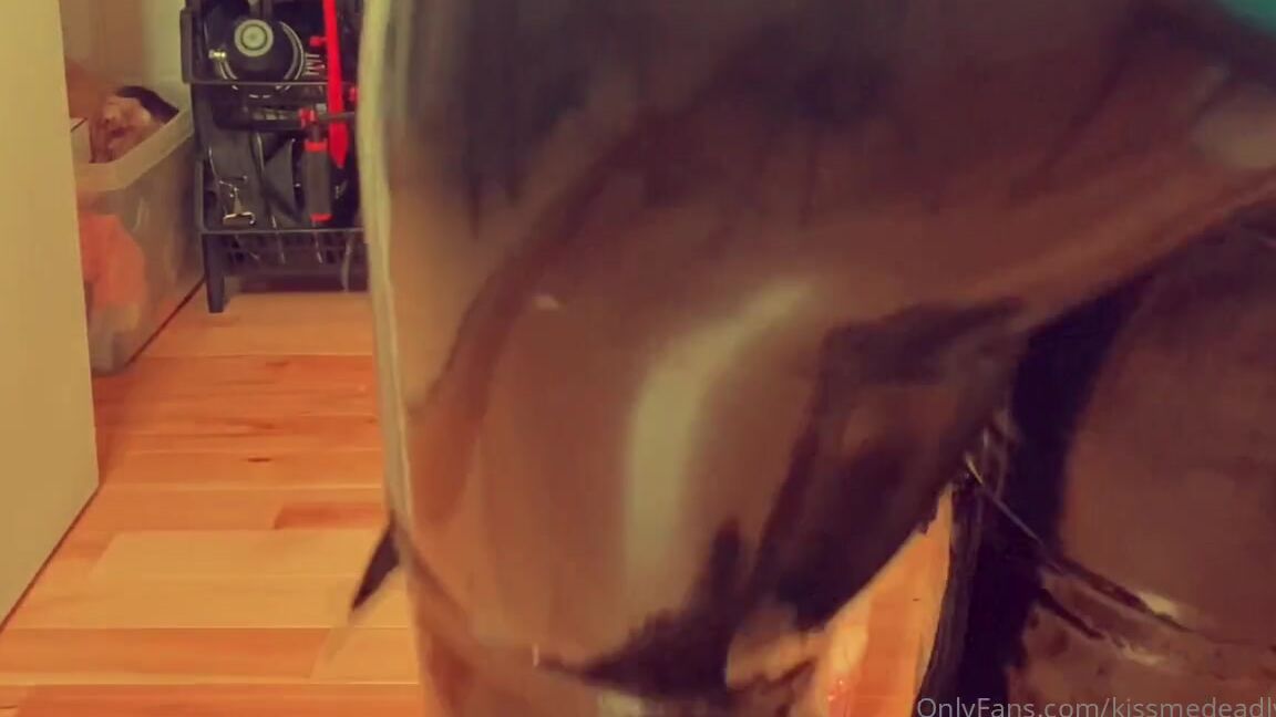 Kissmedeadlydoll Nicknamed Kissmedeadlydoll 09 01 2020 Onlyfans Video A Little Peak Into Some Dollification