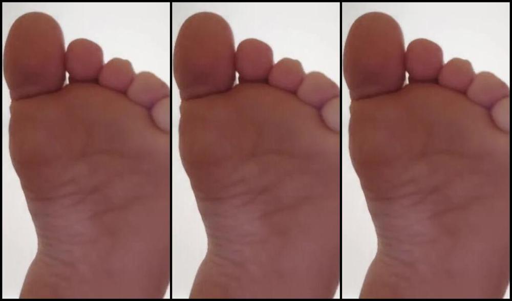 Tinyfairyfeet Nicknamed Tinyfairyfeet 04 30 2023 Onlyfans Video Some Late Night Squishing