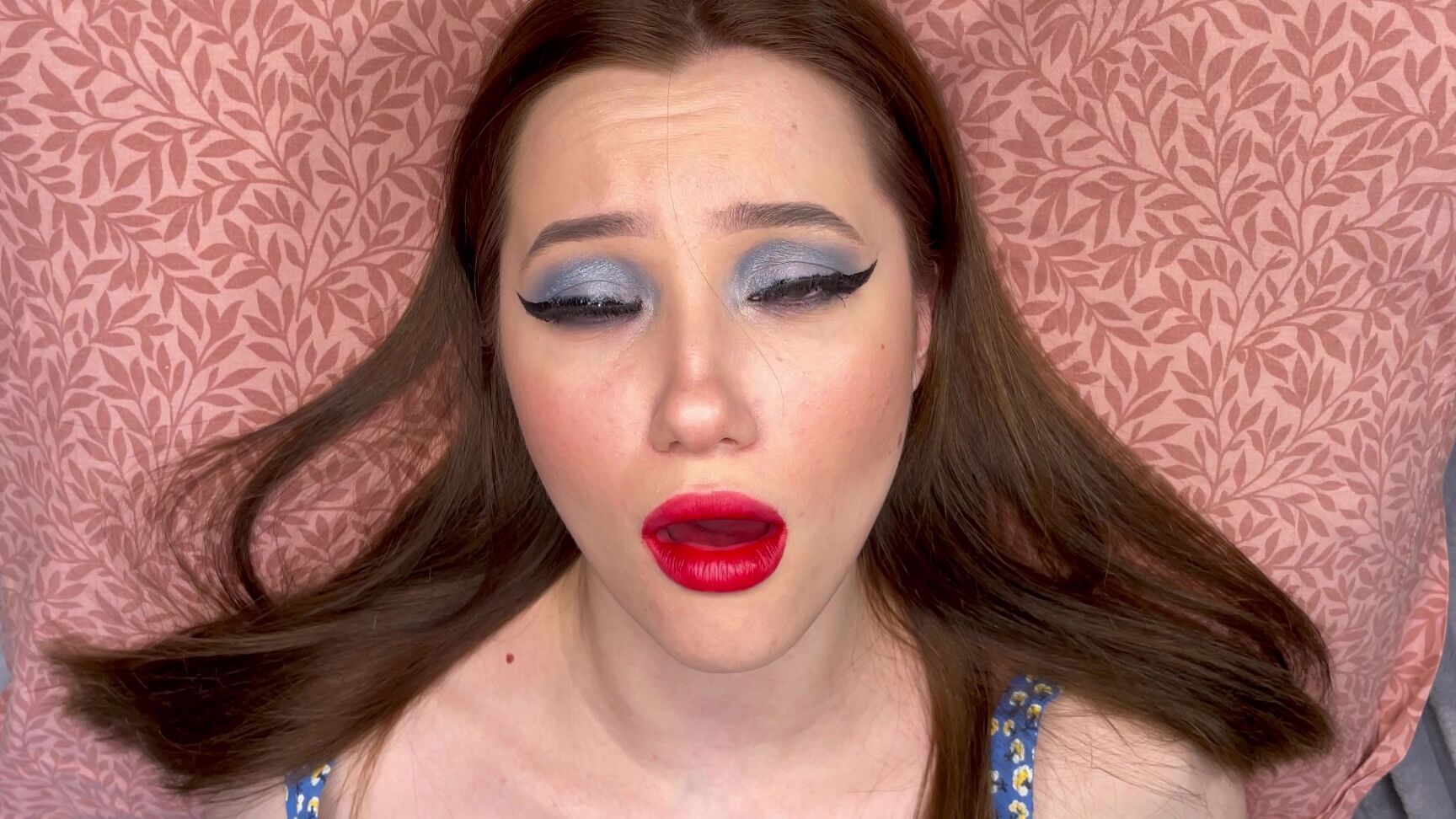 "Babyheavanian" eyecontact, facefetish, makeup, moaningfetish, sfw, tonguefetish blue eye shaddow red lipstick face fetish manyvids