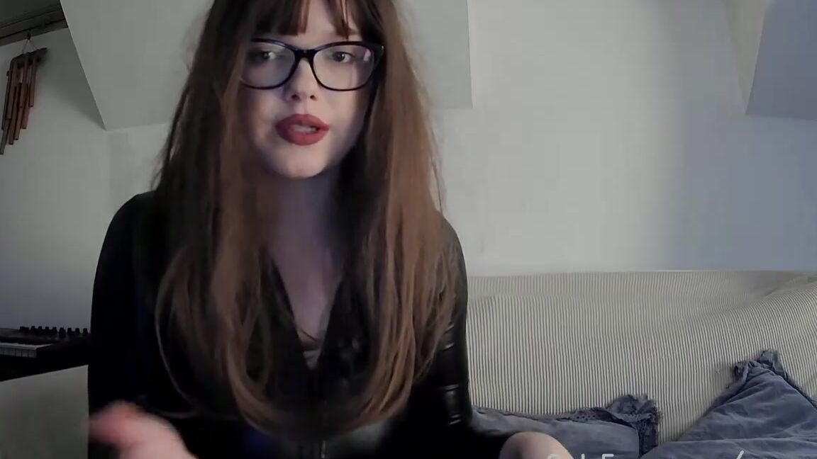 Goddess Maude Nicknamed Pupadoll 10 11 2022 Onlyfans Video Yesterdays Livestream First Part That I Didnt Post Lt3 Should I Do A New One On Gt