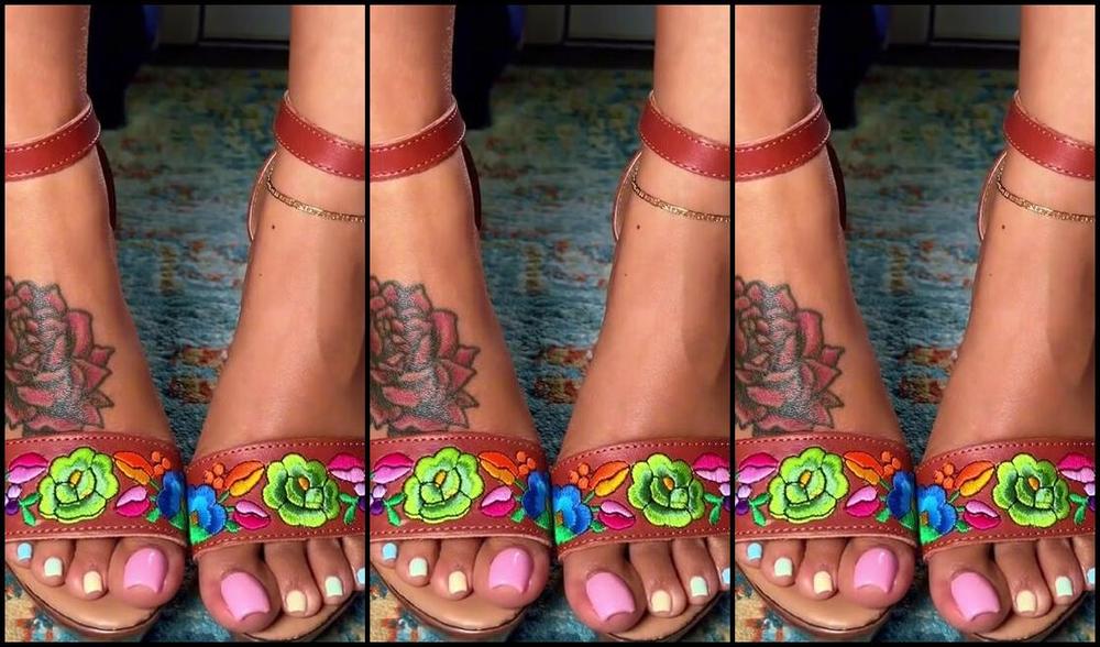 Aminah Feetz Nicknamed Aminahfeet Onlyfans Sometimes I Have Extra Footage Left Over When Shooting My Little Ig Reels This Is Outtake